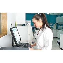 Analisador portatil de gasometria Modelo I-STAT 200 Abott
